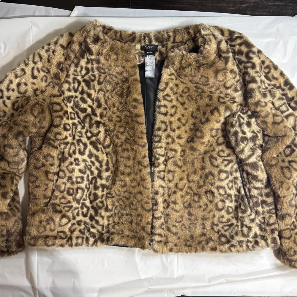 Studio Women's Jacket - Picture 2 of 6
